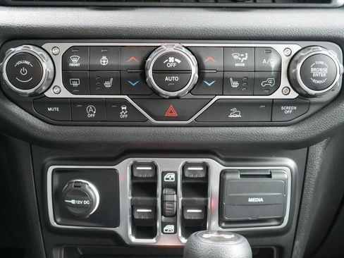 Used 2024 Jeep Wrangler Sport S image 21