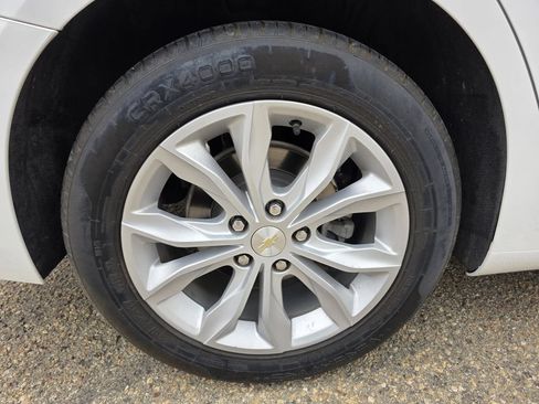 Used 2020 Chevrolet Malibu LT FWD image 40