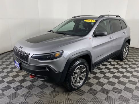 Used 2021 Jeep Cherokee Trailhawk image 11