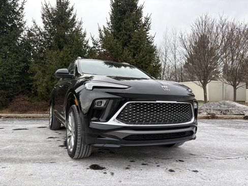 Used 2024 Buick Encore GX Avenir w/ Avenir Convenience Package image 10