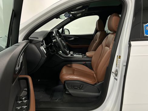 Used 2021 Audi Q7 image 4