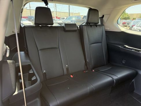 Used 2025 Toyota Grand Highlander AWD image 31