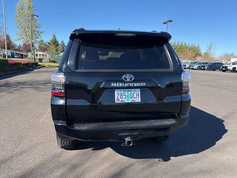 Used 2022 Toyota 4Runner SR5 image 6