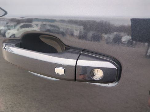 Used 2022 Chevrolet Silverado 1500 LT image 7