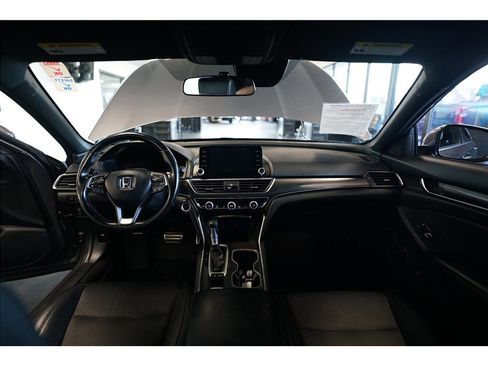 Used 2018 Honda Accord Sport image 13