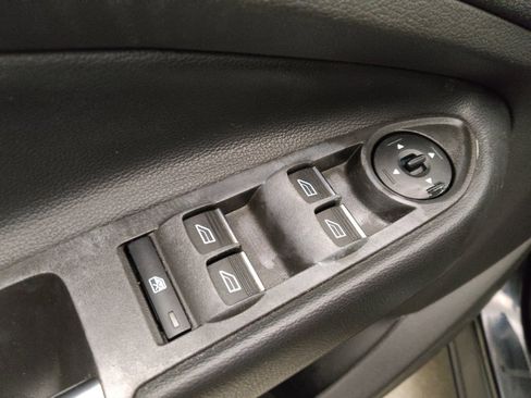 Used 2019 Ford Escape SE FWD image 27