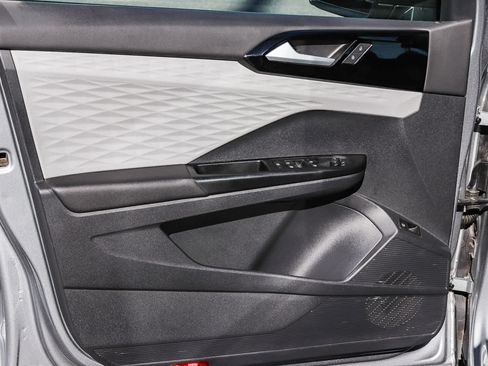 Used 2022 Volkswagen Taos S image 17