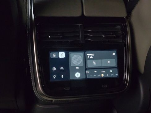 Used 2022 Rivian R1T Adventure image 18