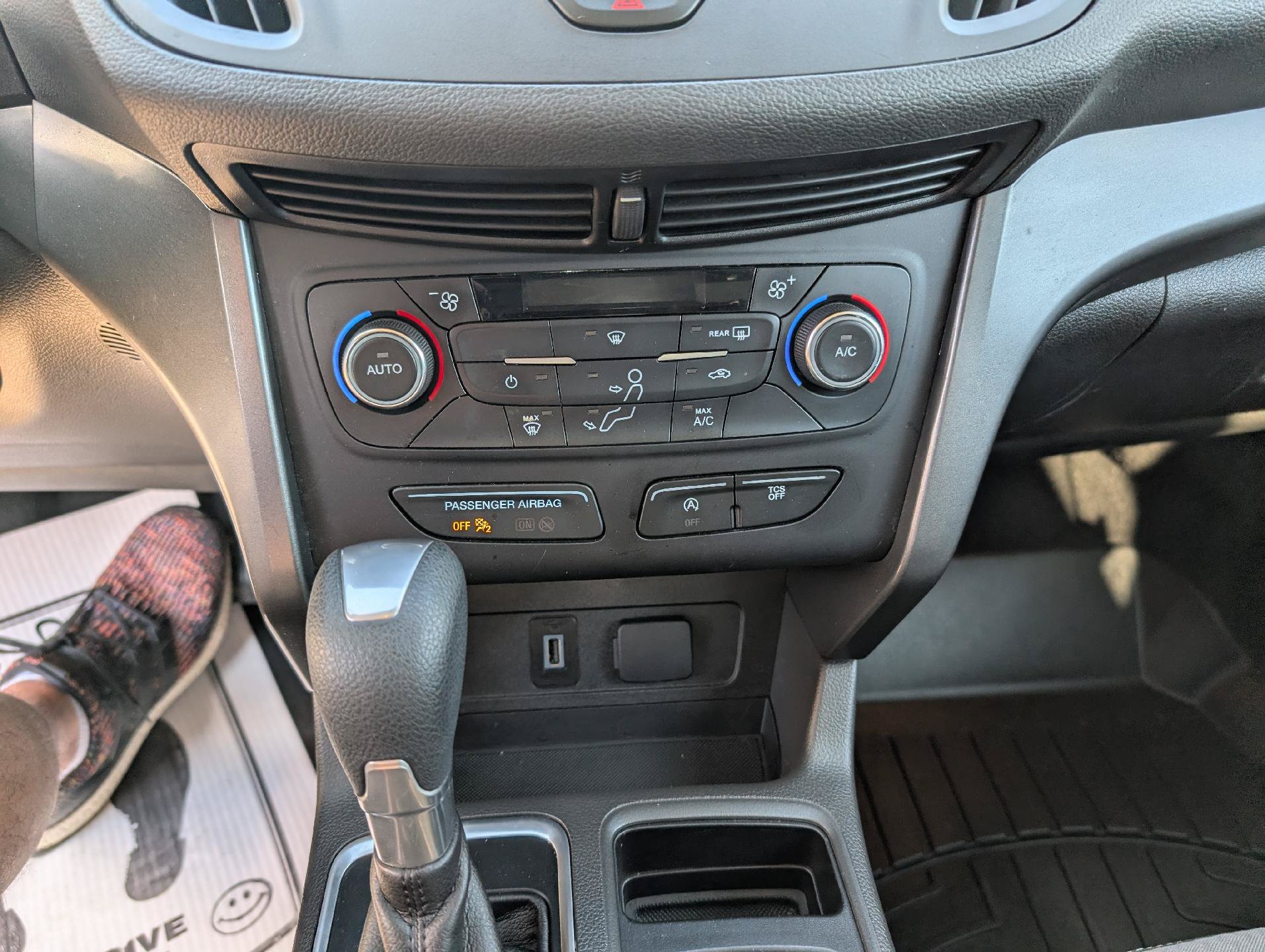 Used 2017 Ford Escape SE FWD image 28