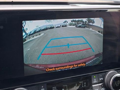 Used 2023 Toyota Highlander XLE FWD image 30