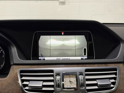 Used 2014 Mercedes-Benz E 350 4MATIC Sedan image 32