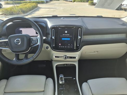 Certified 2023 Volvo XC40 B5 Plus w/ Climate Package AWD/4WD image 25