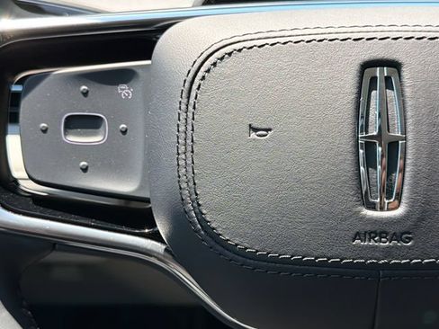 New 2026 Lincoln Nautilus Reserve AWD/4WD image 32