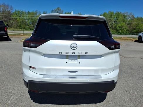Certified 2026 Nissan Rogue SV FWD image 16