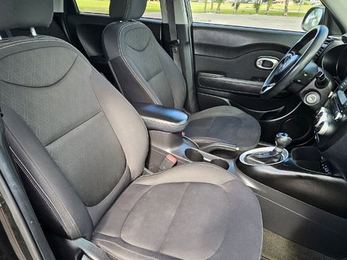 Used 2015 Kia Soul image 14