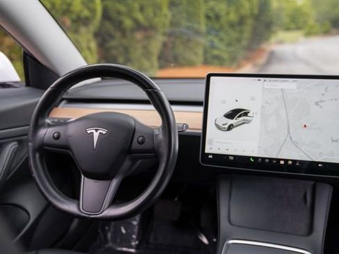 Used 2021 Tesla Model 3 Standard Range Plus RWD image 24