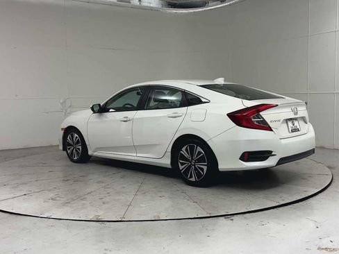 Used 2017 Honda Civic EX-L image 9