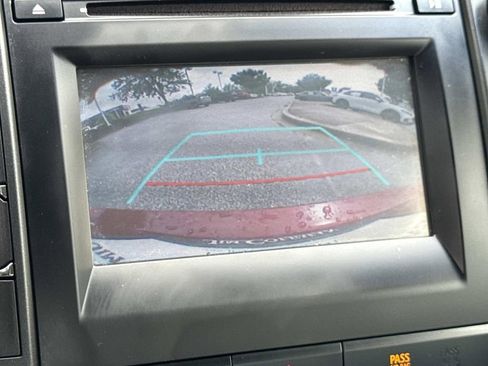 Used 2017 Toyota Camry SE FWD image 5
