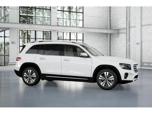 Used 2026 Mercedes-Benz GLB 250 4MATIC image 14