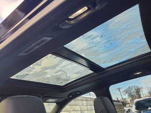 Used 2022 Cadillac XT6 Sport w/ LPO, Onyx Lite Package image 41