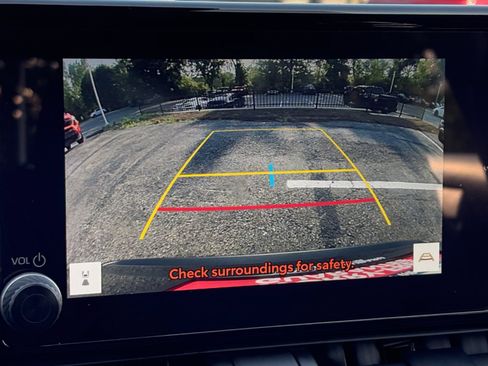 Used 2025 Toyota RAV4 XLE AWD/4WD image 22