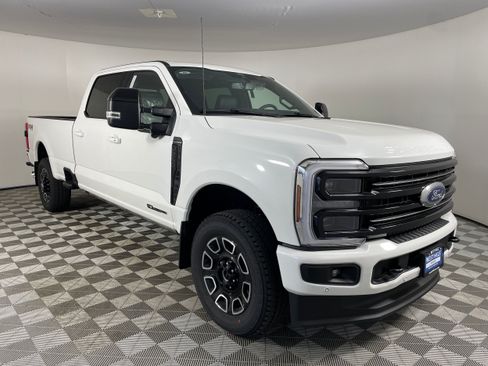 New 2026 Ford F250 Platinum w/ FX4 Off-Road Package AWD/4WD image 10