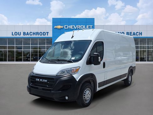Used 2025 RAM ProMaster 2500 w/ Convenience Group FWD image 3