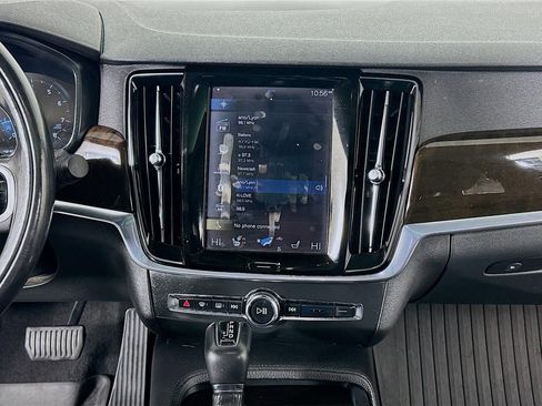 Used 2018 Volvo S90 T6 Momentum w/ Convenience Package image 13