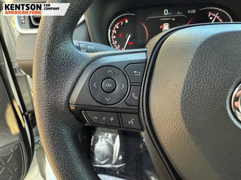 Used 2025 Toyota RAV4 XLE image 20