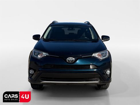 Used 2018 Toyota RAV4 XLE image 2