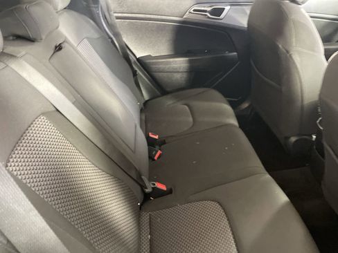 Used 2025 Kia Sportage LX image 23