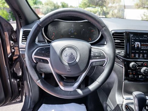 Used 2019 Jeep Grand Cherokee Limited w/ Luxury Group II AWD/4WD image 11