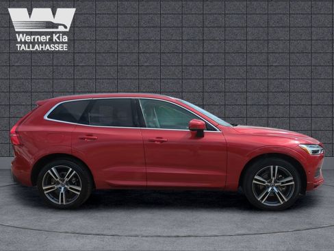 Used 2019 Volvo XC60 T5 Momentum w/ Premium Package image 4
