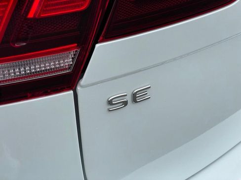 Certified 2024 Volkswagen Tiguan SE R-Line AWD/4WD image 30