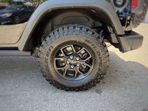 Used 2025 Jeep Wrangler Unlimited Sport AWD/4WD image 17