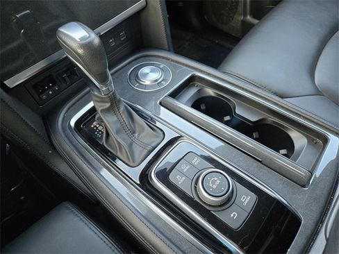 Used 2023 Nissan Armada SV image 16