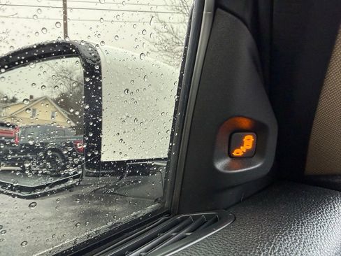 Used 2023 Acura MDX SH-AWD w/ Advance Package image 14