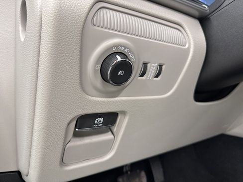 New 2025 Jeep Wagoneer 4WD image 16