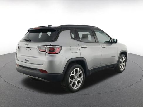 Used 2025 Jeep Compass Limited AWD/4WD image 9