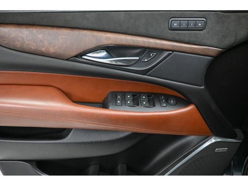 Used 2020 Cadillac Escalade Luxury image 8