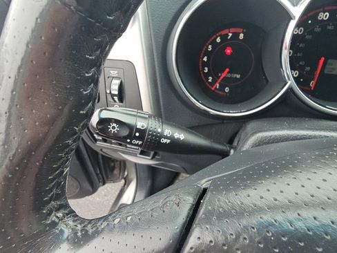 Used 2005 Toyota Matrix XR AWD/4WD image 12