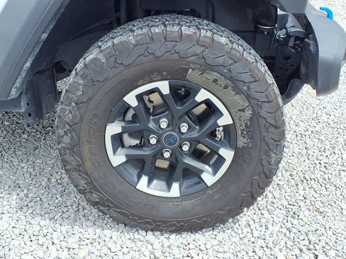 Used 2025 Jeep Wrangler Unlimited Rubicon 4xe w/ Safety Group AWD/4WD image 18