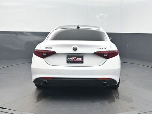 Used 2021 Alfa Romeo Giulia Ti w/ Nero Edizione image 29