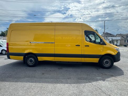 Used 2021 Mercedes-Benz Sprinter 2500 w/ Acoustic Package image 4