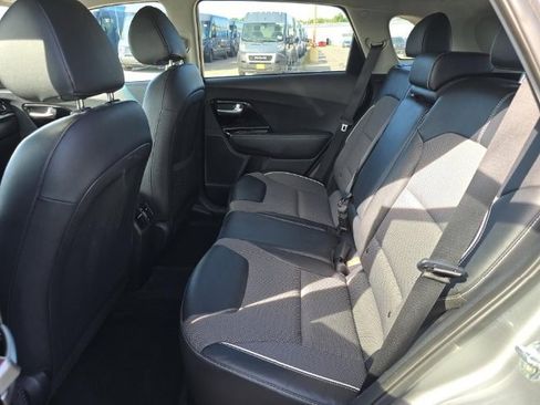 Used 2022 Kia Niro EX w/ Cold Weather Package image 13
