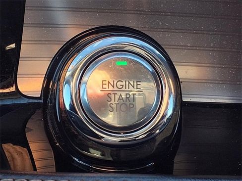 Used 2021 Lincoln Corsair FWD w/ Premium Package image 18