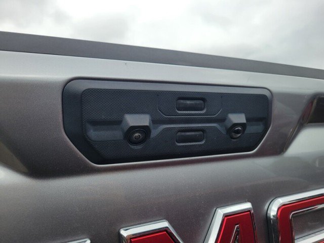 Used 2025 GMC Sierra 1500 AT4 w/ AT4 Premium Package AWD/4WD image 2