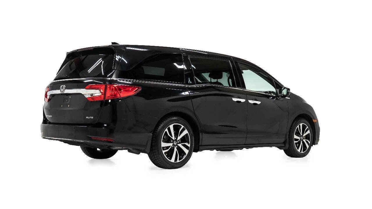 Used 2018 Honda Odyssey Elite image 3