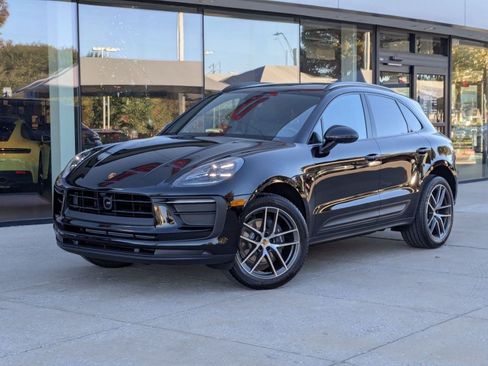 Certified 2026 Porsche Macan AWD/4WD image 1