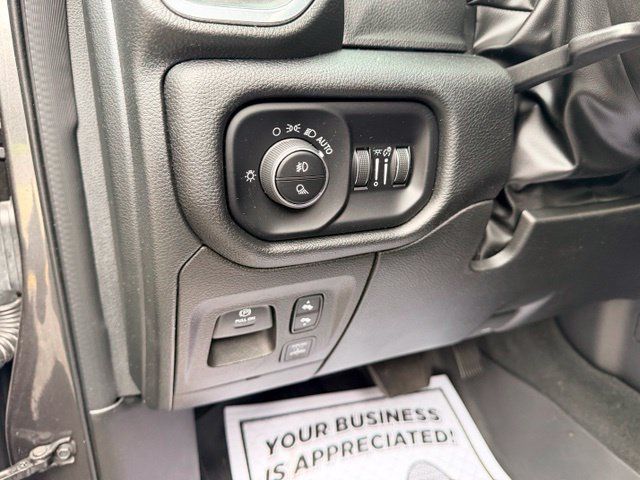 Used 2022 RAM 1500 Laramie AWD/4WD image 30